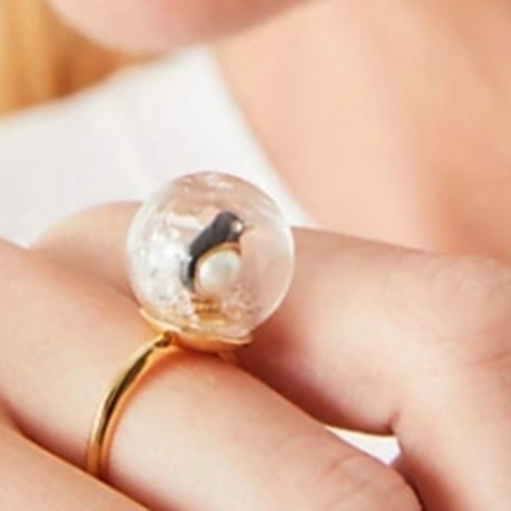 Kate Spade Gold Penguin Snow Globe Ring Size 6 - Picture 2 of 3